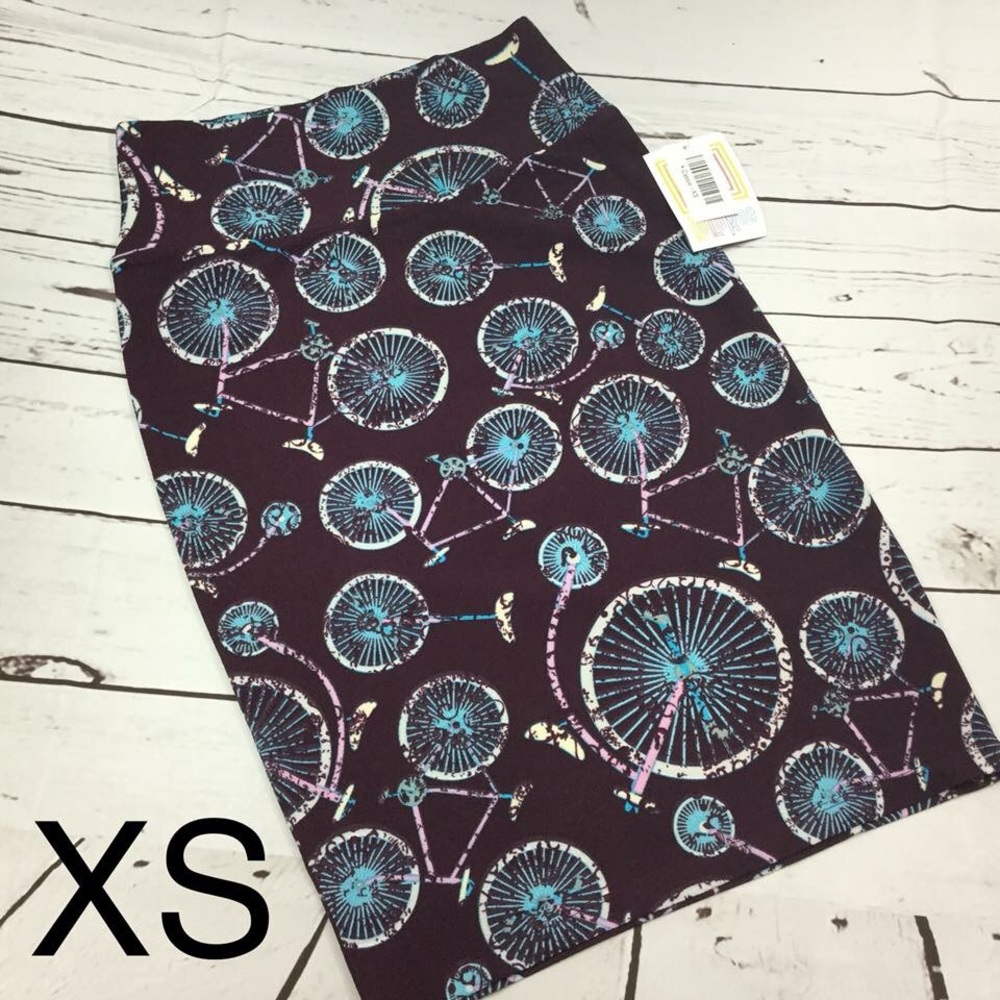 LuLaRoe Cassie pencil skirt